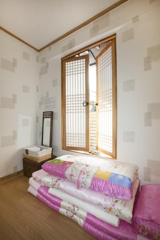 Vine Hanok Guesthouse Сеул Стая снимка