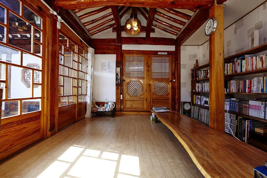 Vine Hanok Guesthouse Сеул Стая снимка
