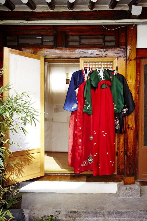 Vine Hanok Guesthouse Сеул Екстериор снимка