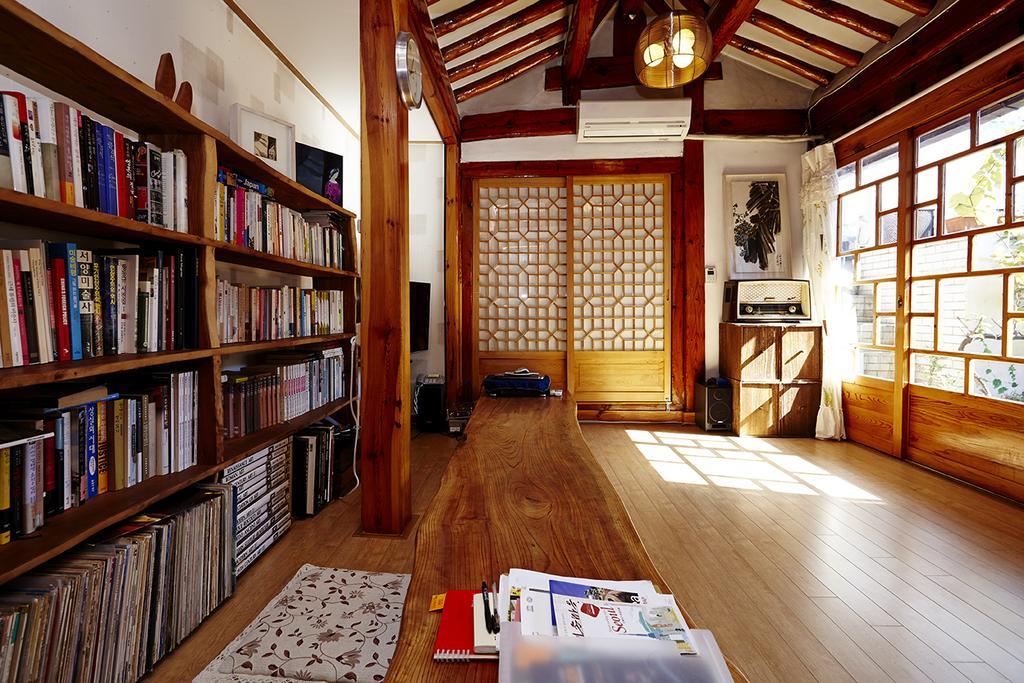 Vine Hanok Guesthouse Сеул Екстериор снимка