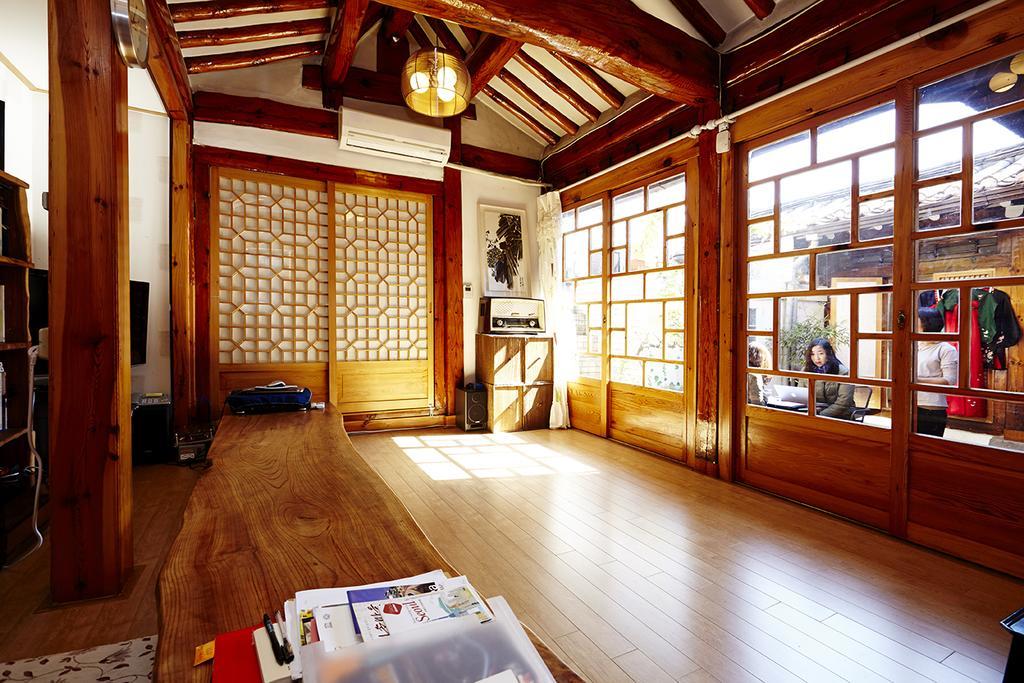 Vine Hanok Guesthouse Сеул Екстериор снимка