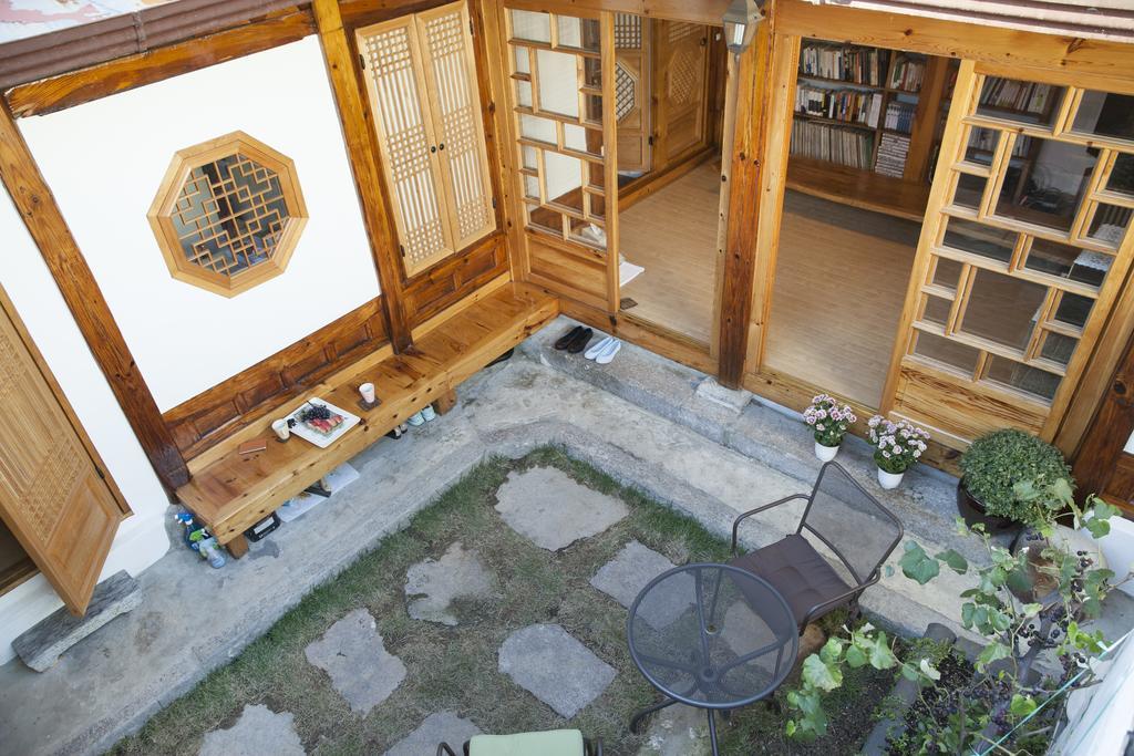 Vine Hanok Guesthouse Сеул Екстериор снимка