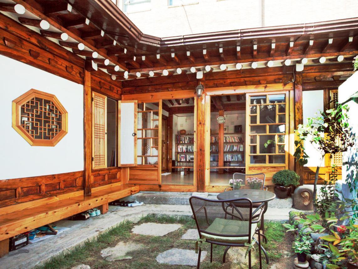 Vine Hanok Guesthouse Сеул Екстериор снимка