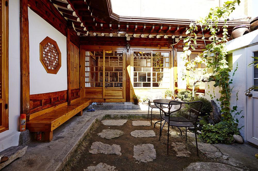 Vine Hanok Guesthouse Сеул Екстериор снимка