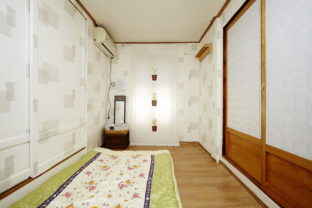 Vine Hanok Guesthouse Сеул Екстериор снимка